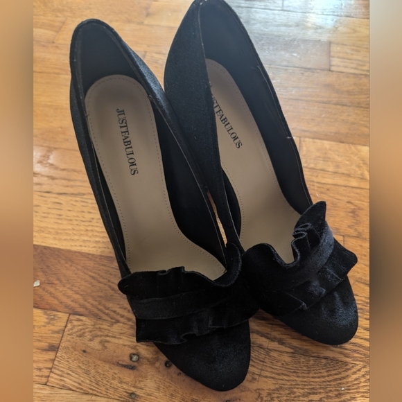 JustFabulous Velvet Chunky Heels - Picture 2 of 7